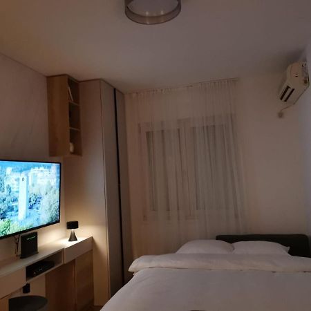 Studio apartment Art Zone Podgorica Buitenkant foto