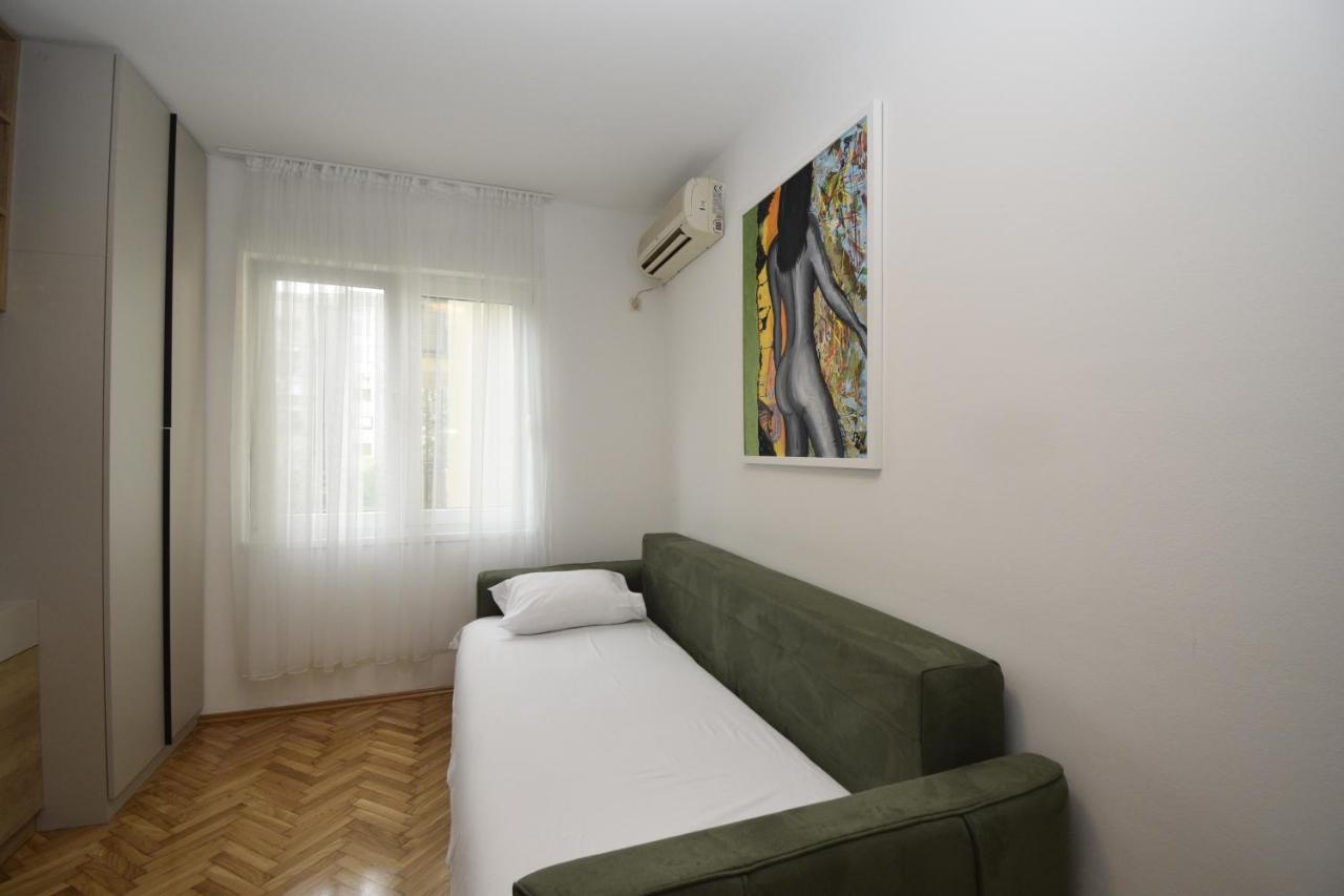 Studio apartment Art Zone Podgorica Buitenkant foto