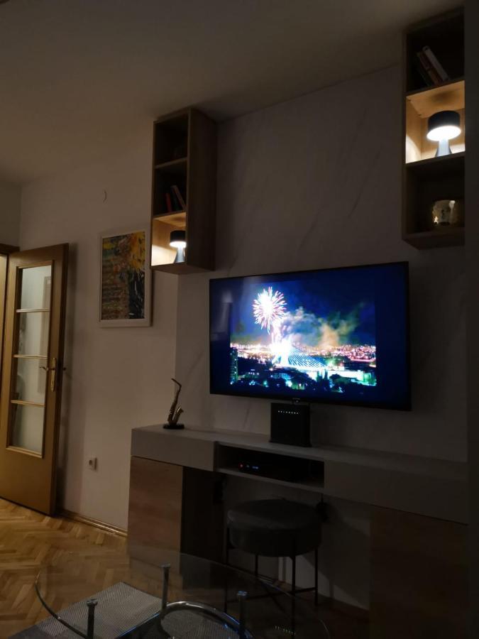Studio apartment Art Zone Podgorica Buitenkant foto