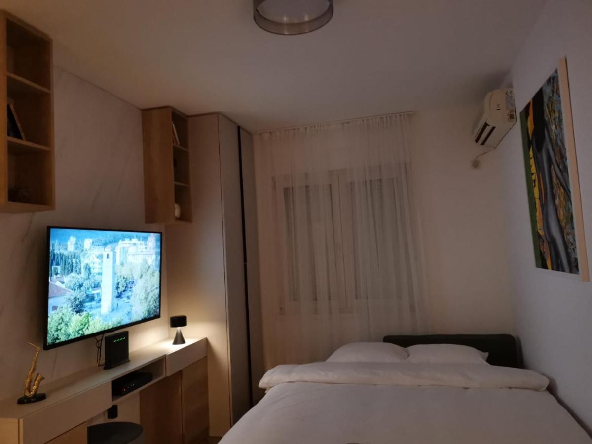 Studio apartment Art Zone Podgorica Buitenkant foto